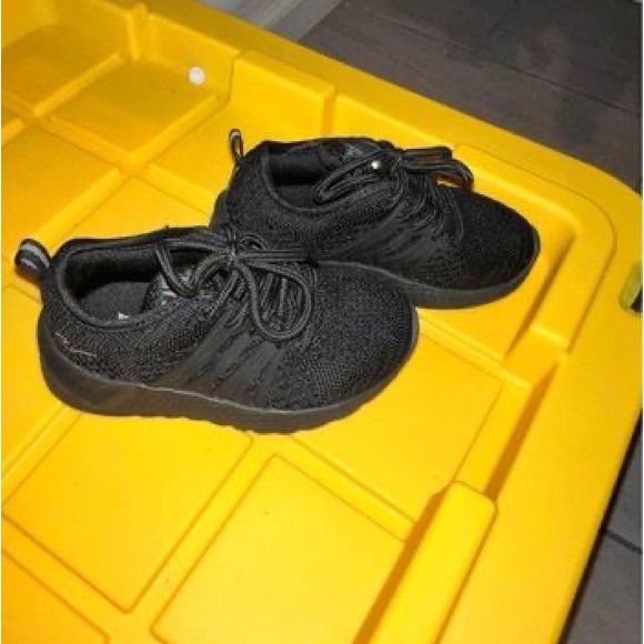 Toddler sneakers - Picture 2 of 3